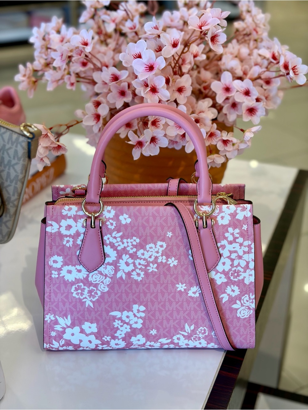 MICHAEL KORS Marilyn Md Printed Signature Logo Satchel Crossbody
Carnation - Picture 9 of 13